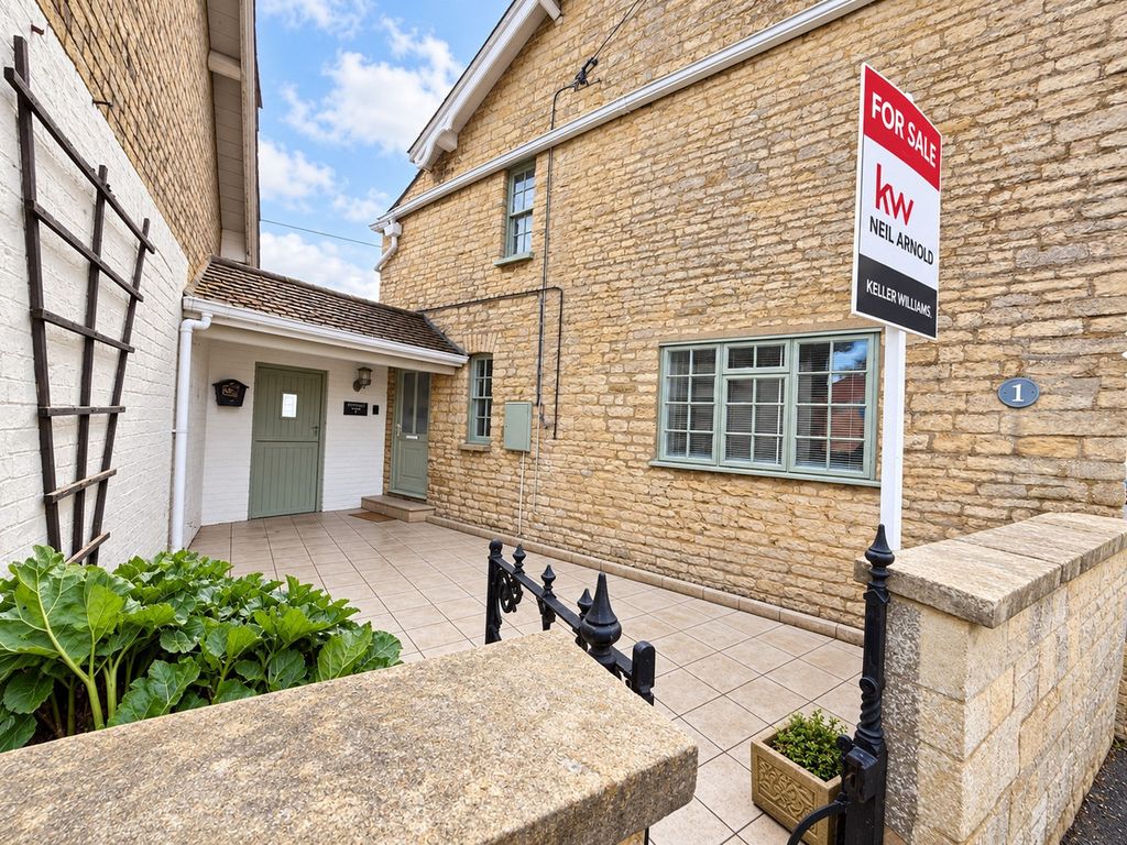 Property photo 2 of 14