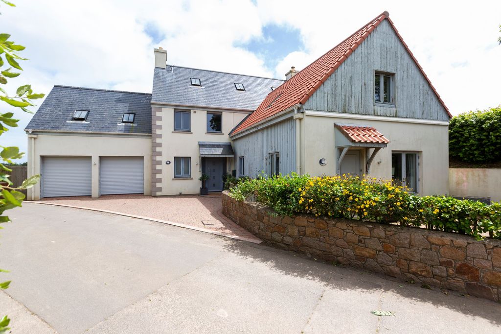 Property photo 1 of 55