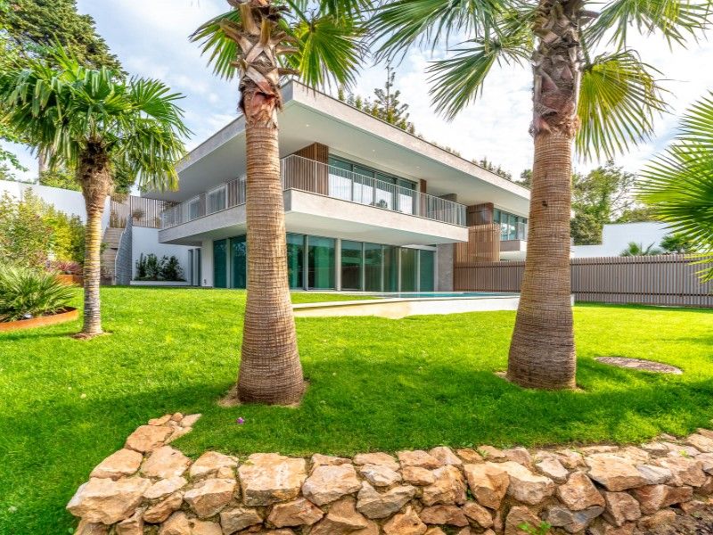 Property photo 1 of 18
