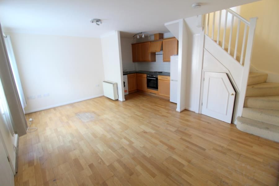 Property photo 2 of 8