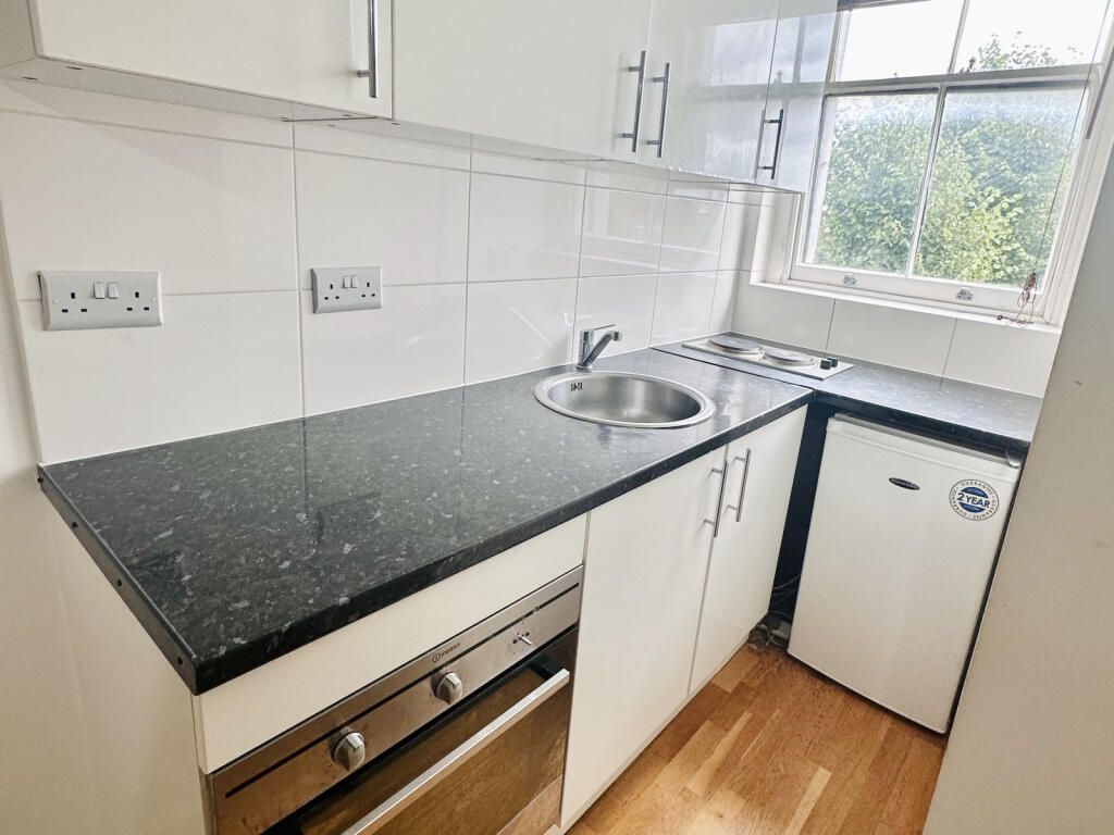 Property photo 2 of 6 Gallery