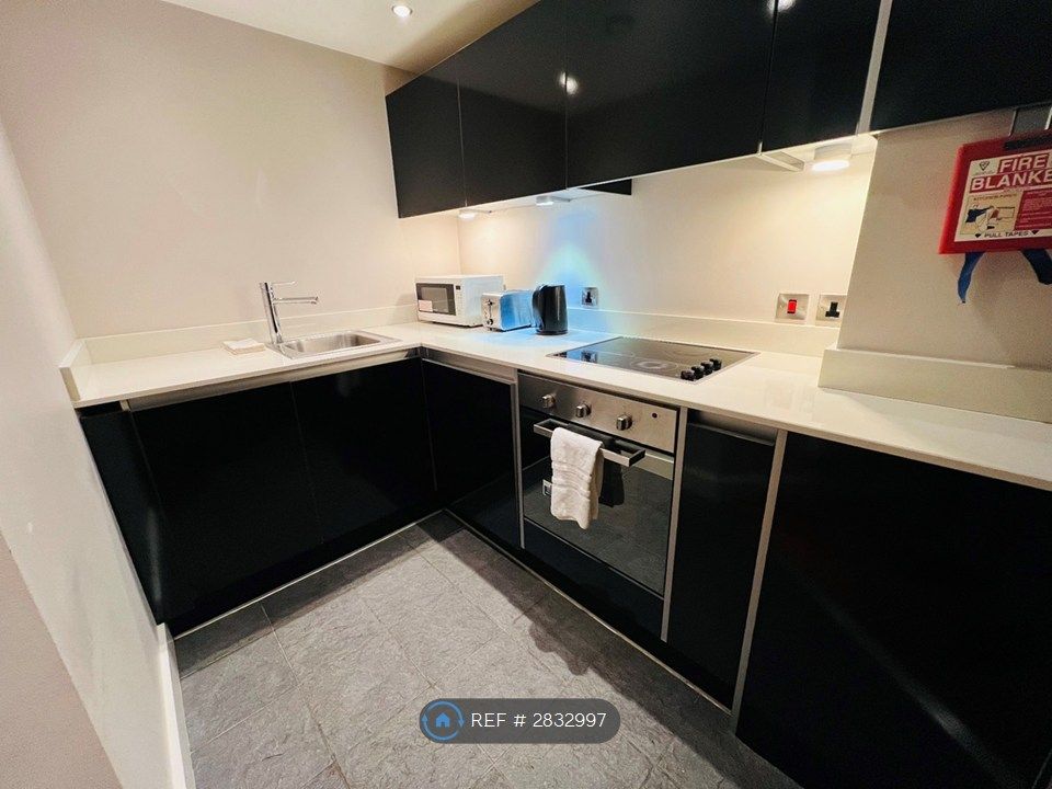 Property photo 3 of 10 Kitchen