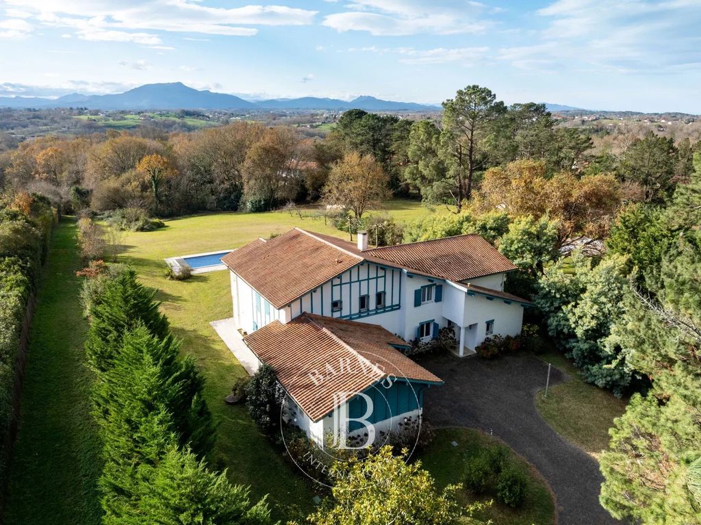 Property photo 2 of 23