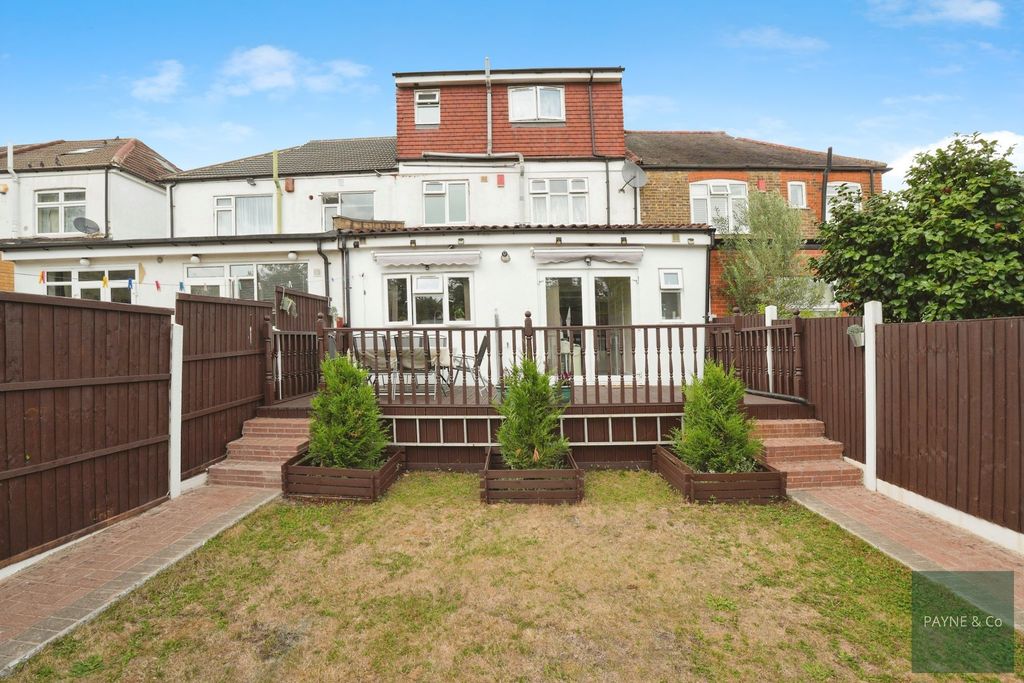 Property photo 3 of 27