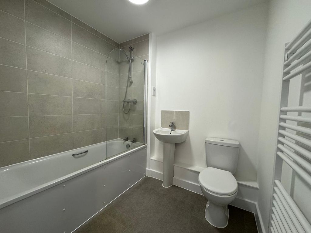 Property photo 3 of 6 Bathroom