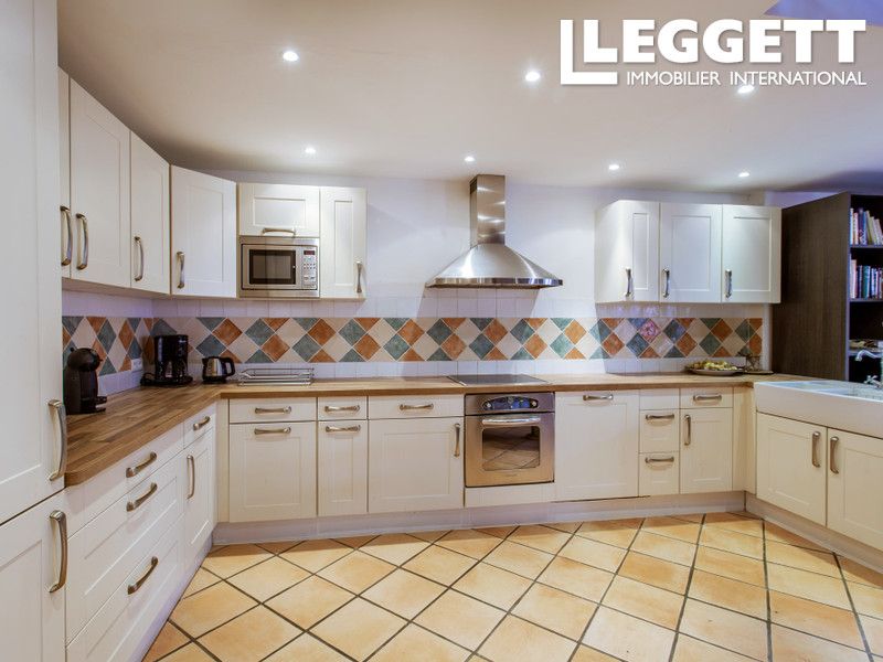 Property photo 3 of 10