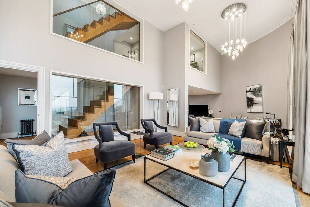 Property photo 2 of 43