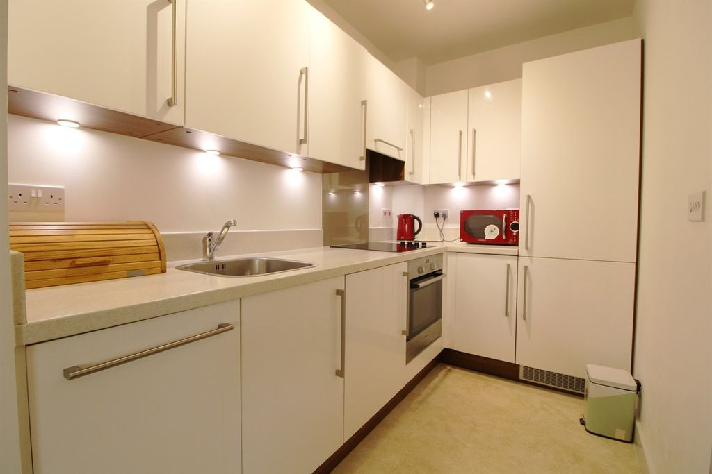 Property photo 3 of 5 Kitchen