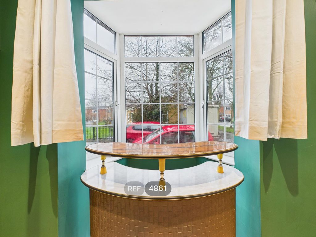 Property photo 3 of 24 Living Room / Dining Room