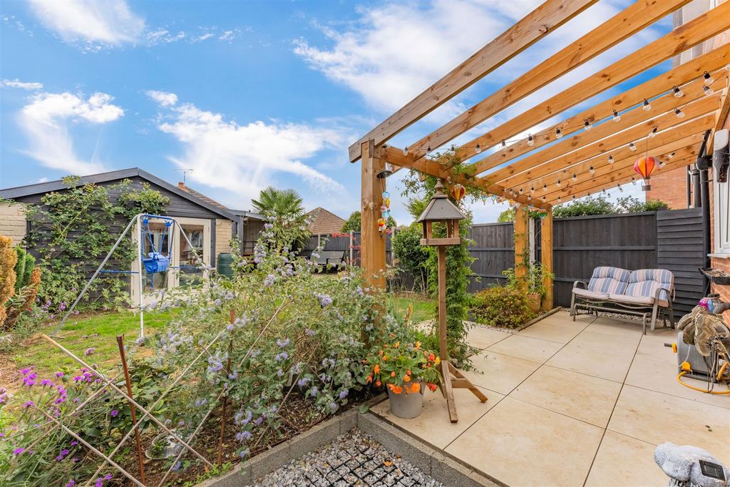 Property photo 2 of 24