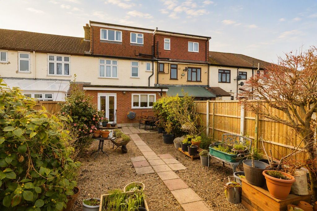 Property photo 3 of 18
