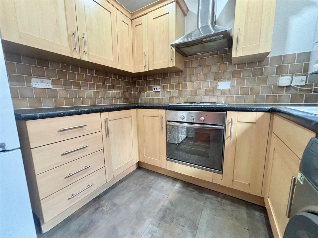 Property photo 3 of 8 5.Jpg