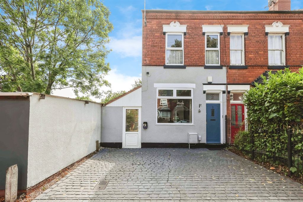 Property photo 1 of 17