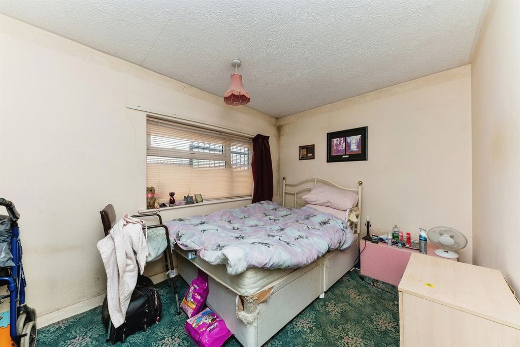 Property photo 2 of 12