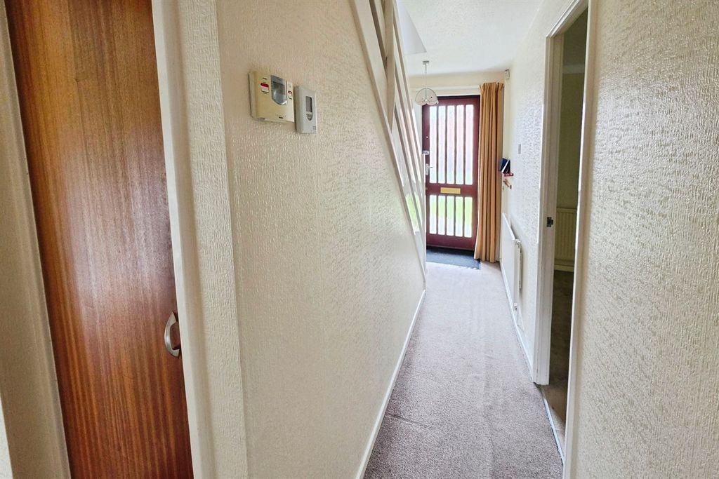 Property photo 2 of 14 Hall