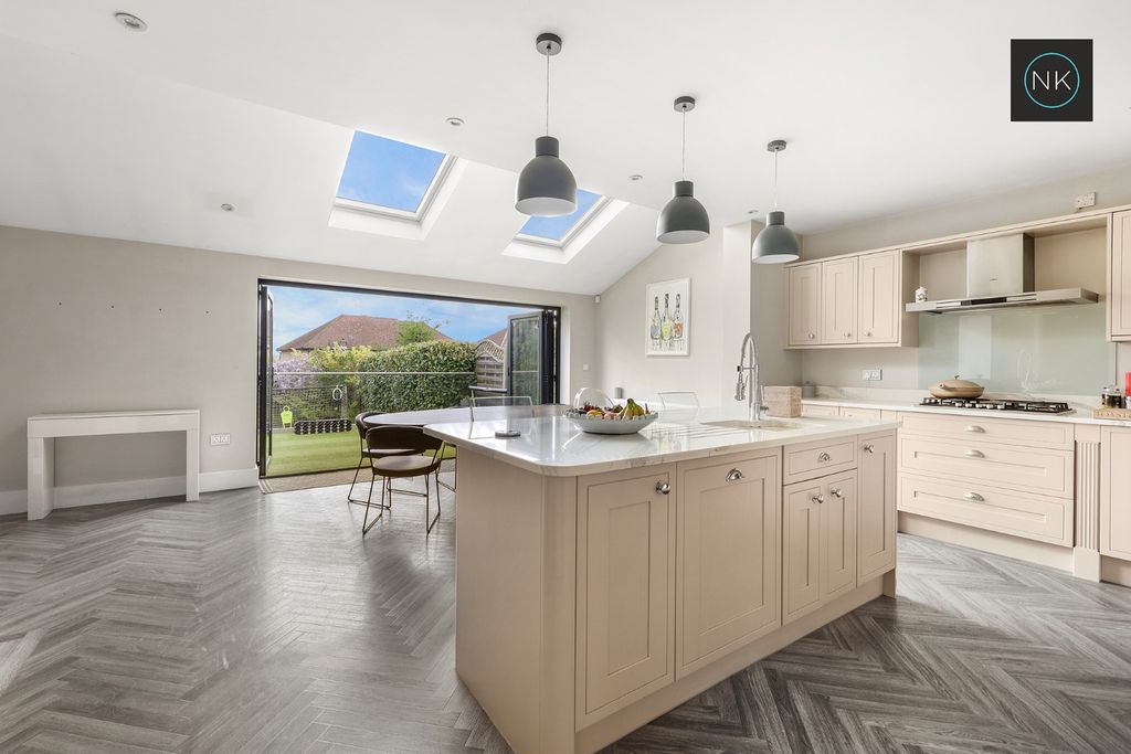 Property photo 3 of 33 5086656