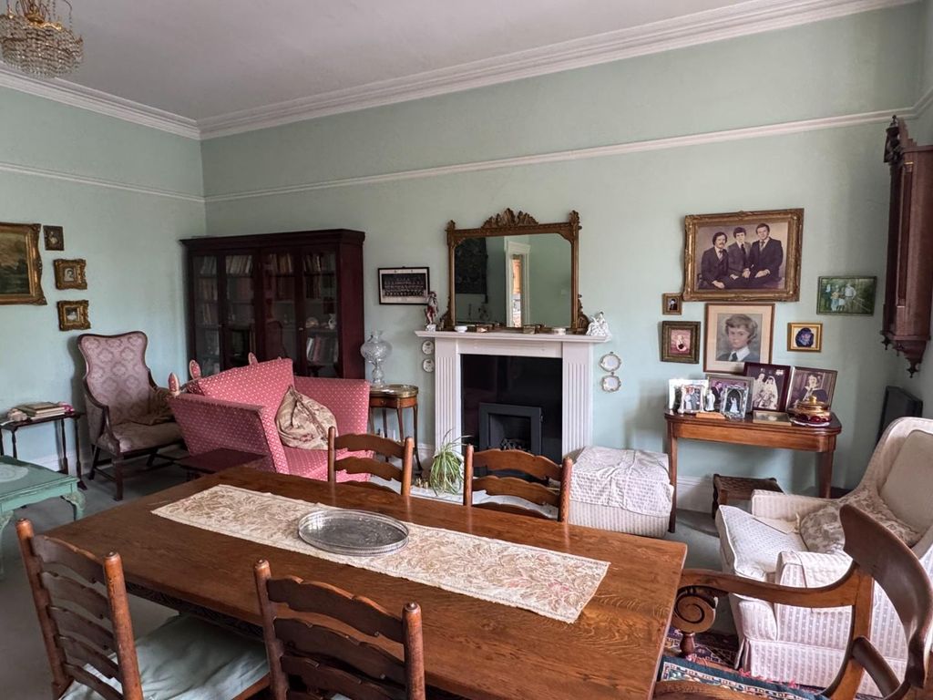 Additional image 5 of 2 bed flat for saleVictoria Road, Penarth CF64