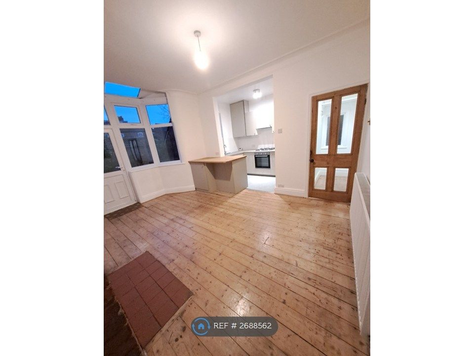 Property photo 3 of 15 Kitchen/Diner