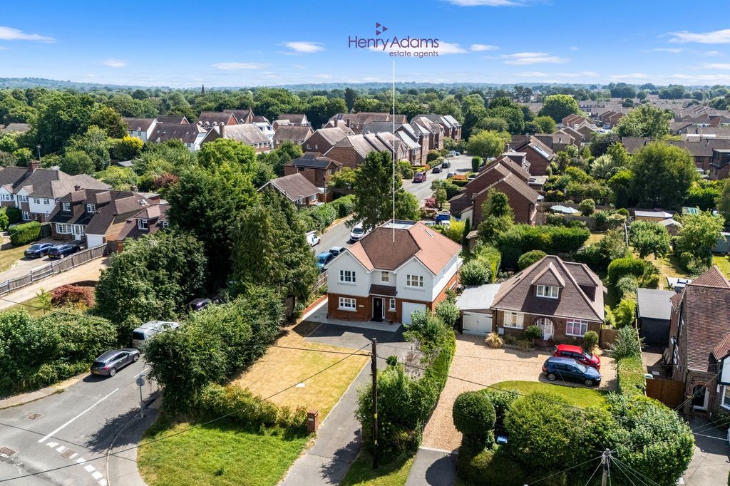 Property photo 1 of 31