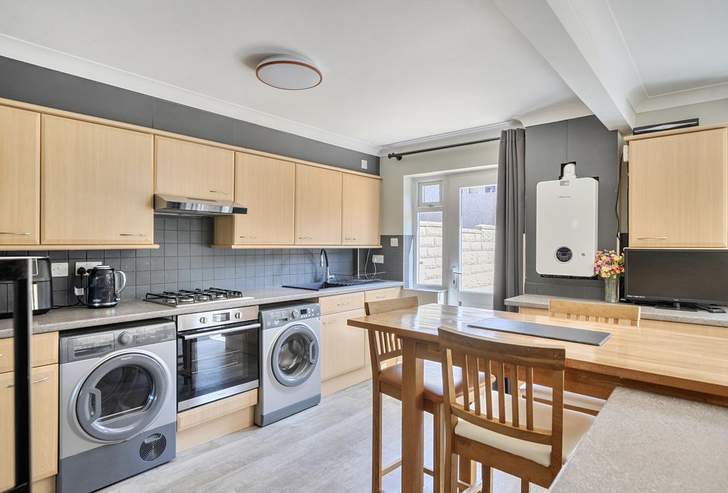 Property photo 2 of 18 1465525-4-6A19c8A...