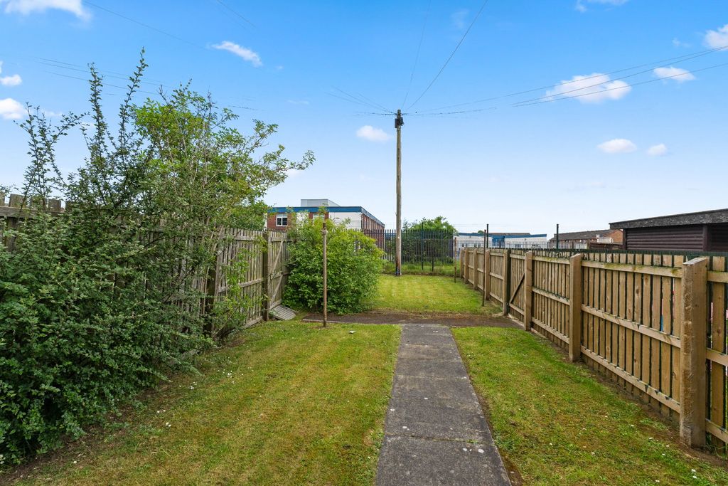 Property photo 2 of 19