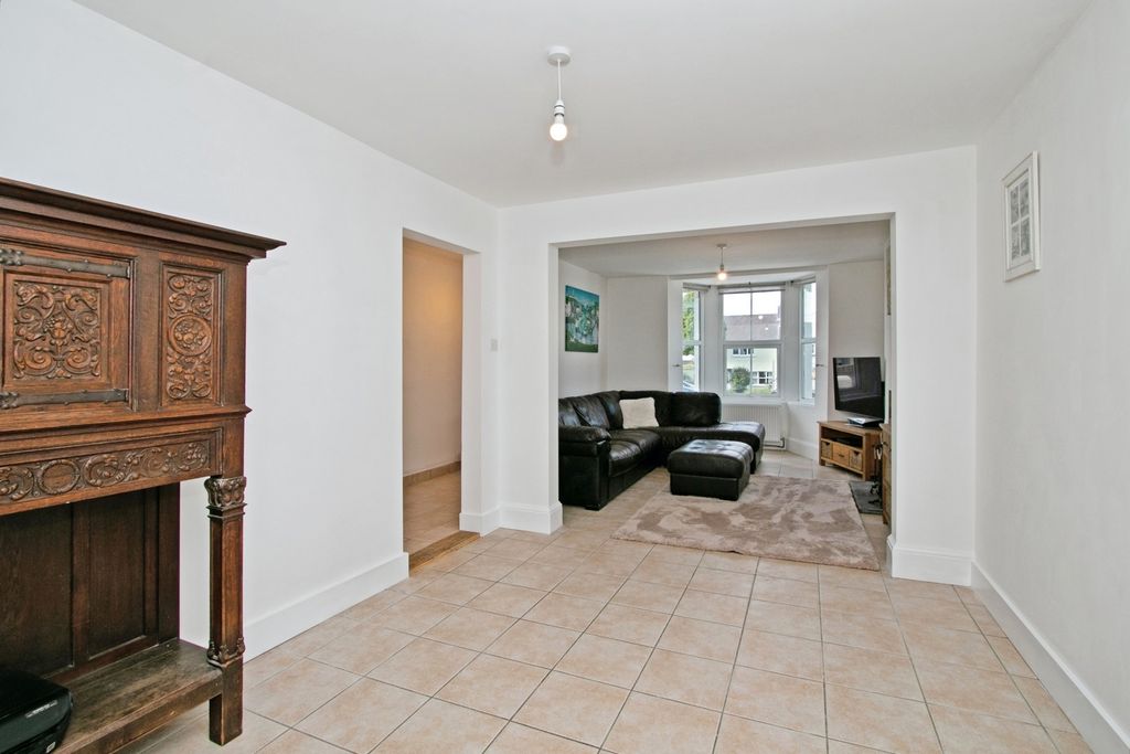 Property photo 3 of 41 Dining Room
