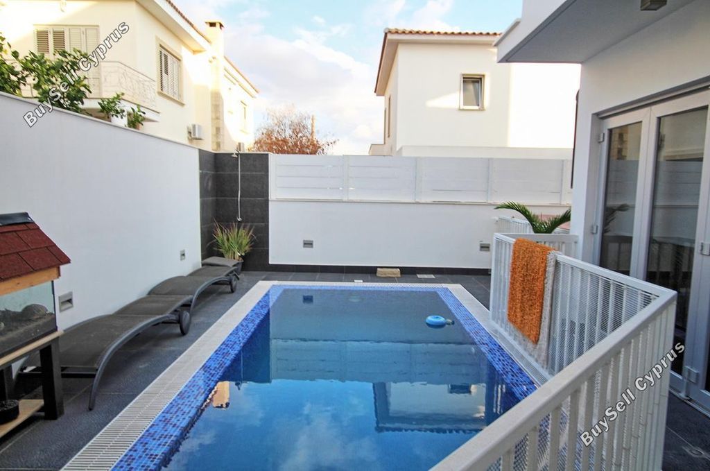 Property photo 2 of 53