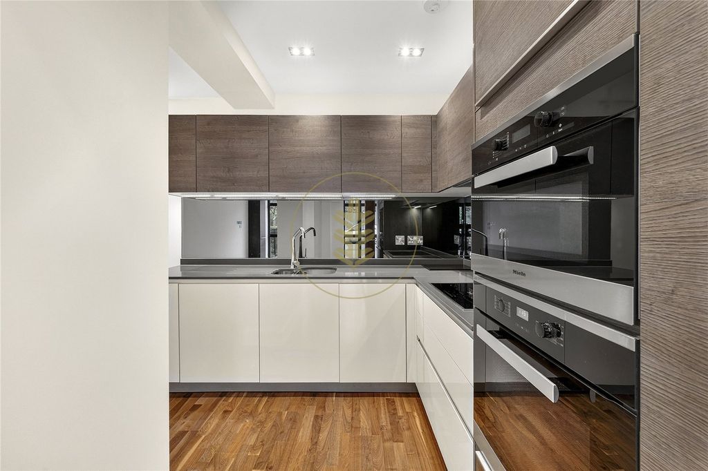 Property photo 2 of 15 Picture No. 10