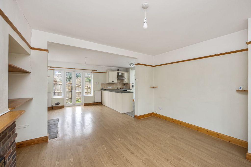 Property photo 3 of 18