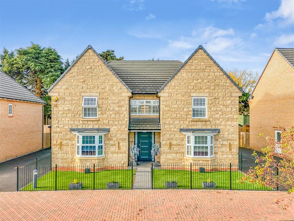 Property photo 1 of 35