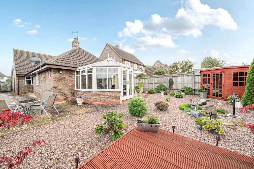 Property photo 2 of 16 Back