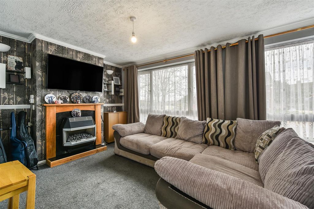 Property photo 2 of 20 Ph17_6338138.Jpg