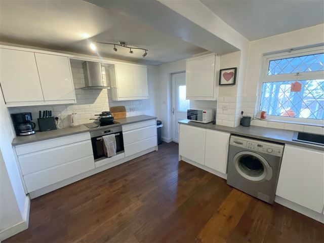 Property photo 2 of 21 Kitchen