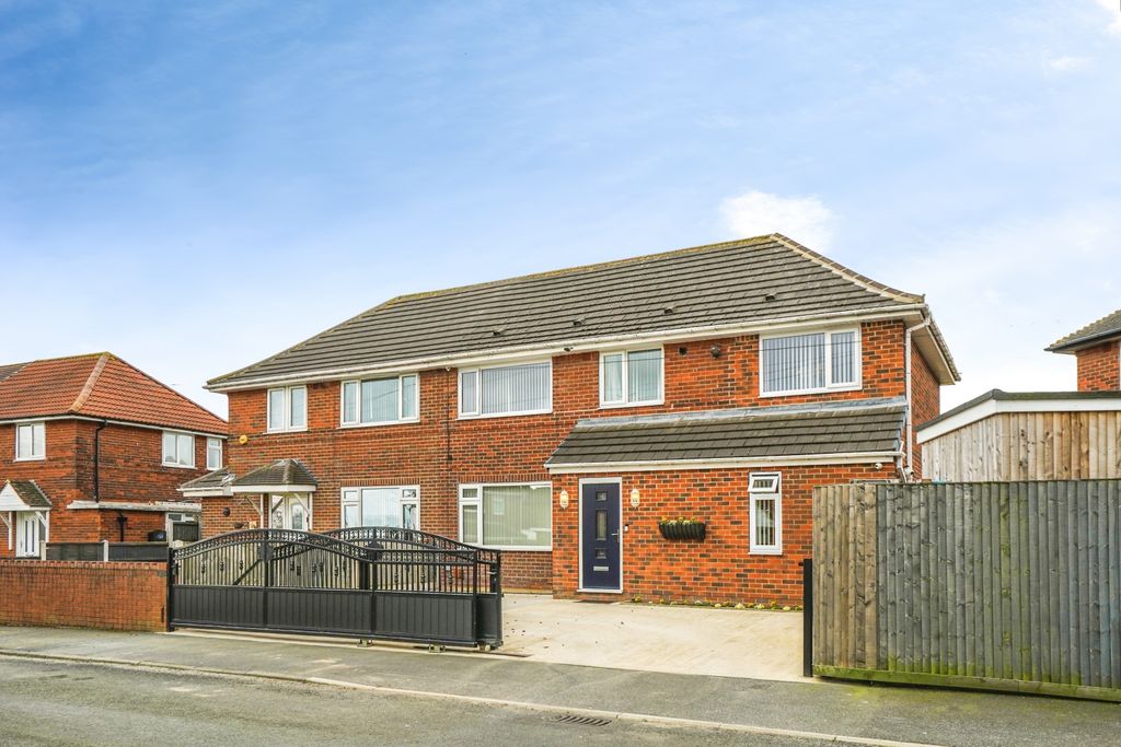 Property photo 1 of 19 Front View