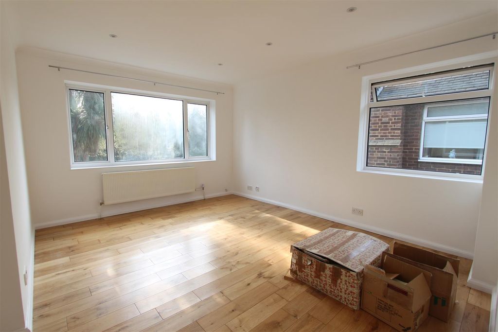 Property photo 2 of 10 Img_1049.Jpg