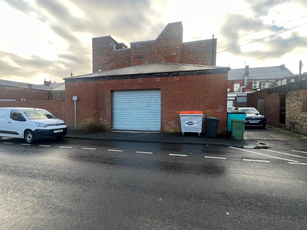 Property photo 1 of 2