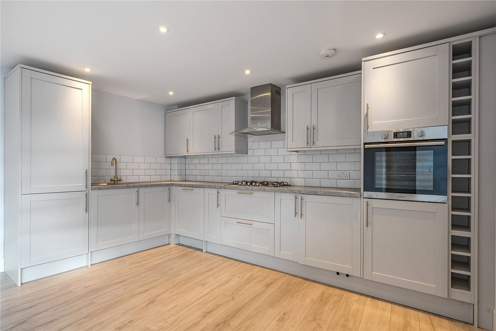 Property photo 3 of 4 Kitchen