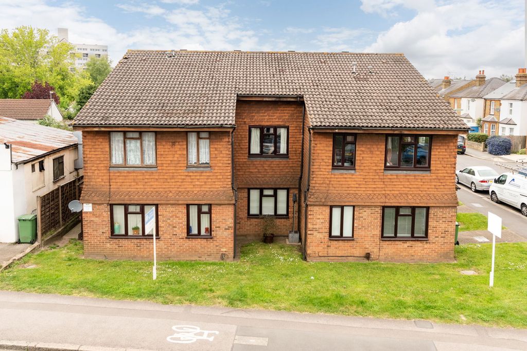 Property photo 2 of 8