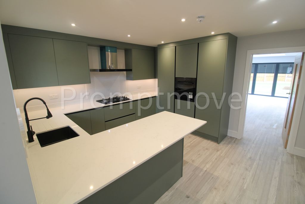 Property photo 1 of 10 Na