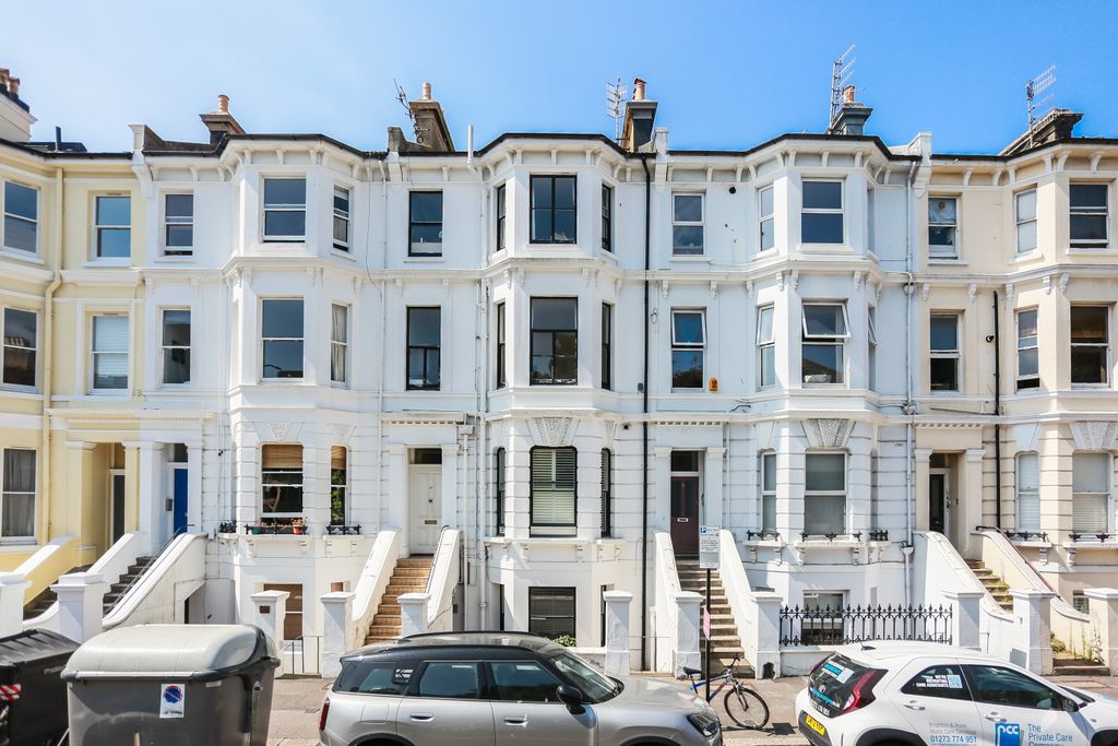 Property photo 1 of 17 296A6840