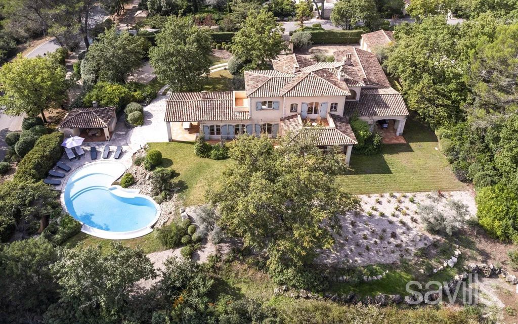 Property photo 1 of 26 Elegant Villa In The Sought-After Terre Blanche Estate
