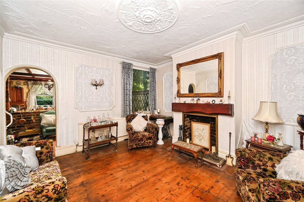 Property photo 3 of 17 Dining Room