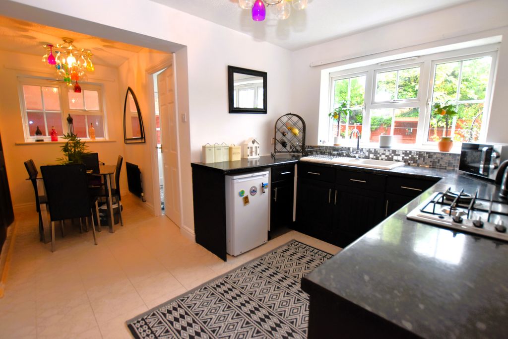 Property photo 3 of 25 Dining Kitchen 1