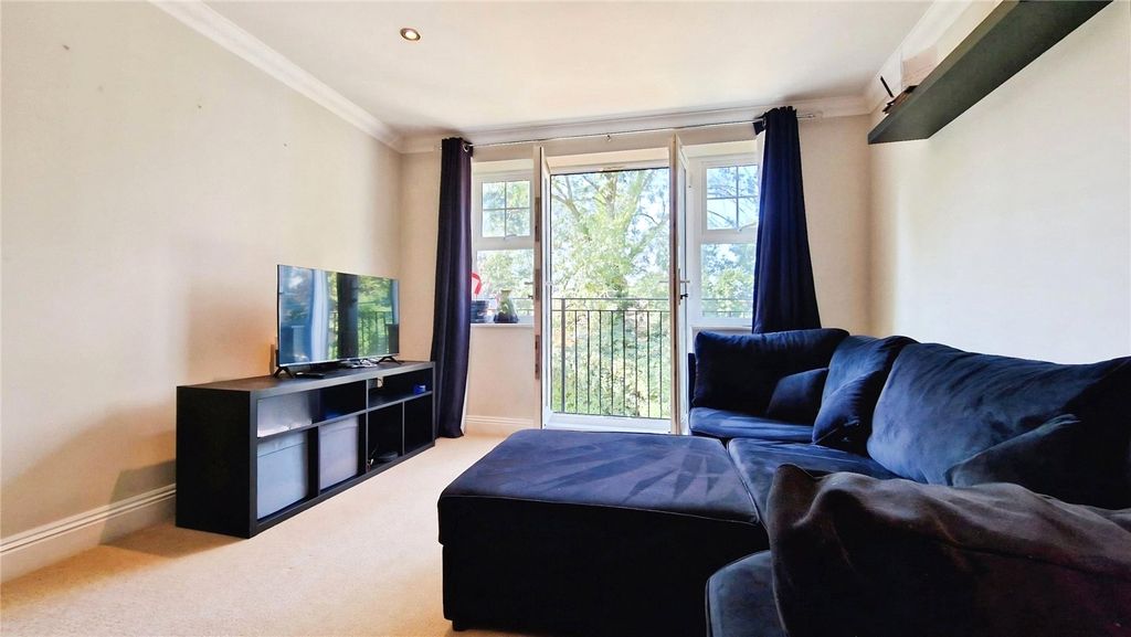 Property photo 3 of 11 Picture No. 08