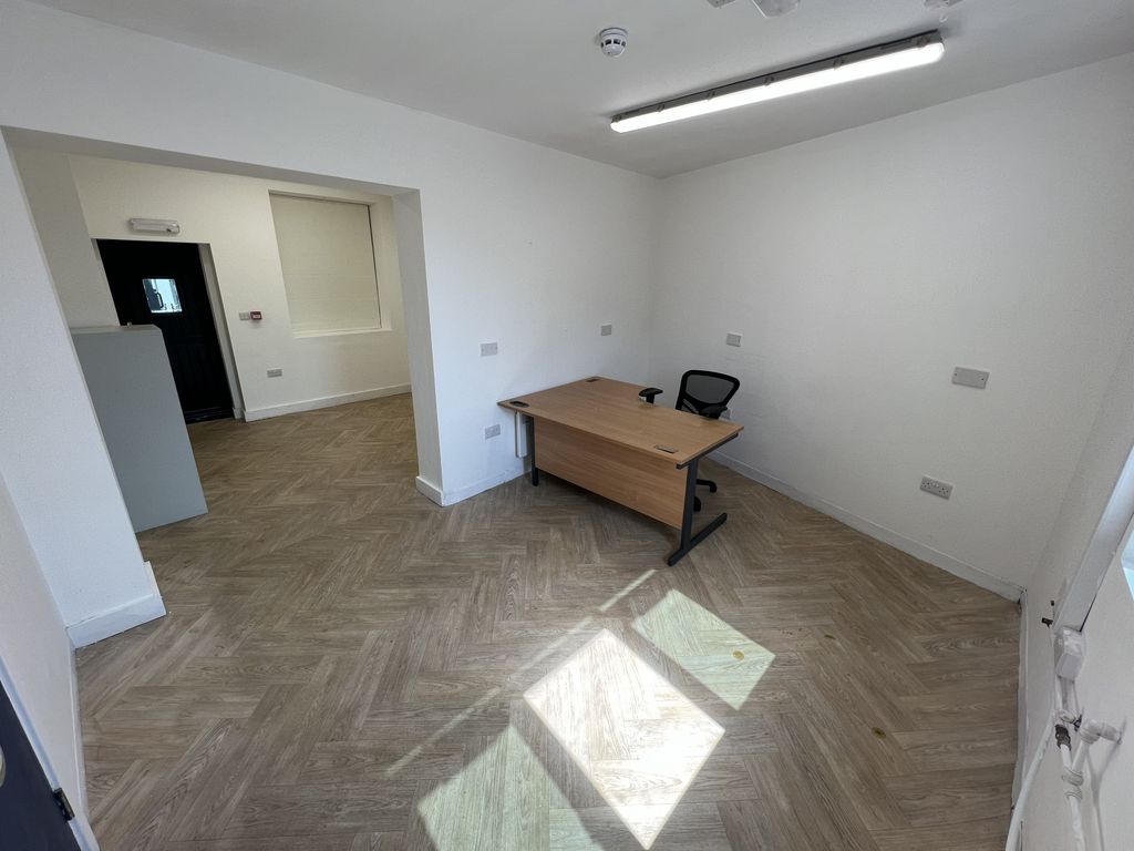 Property photo 2 of 3