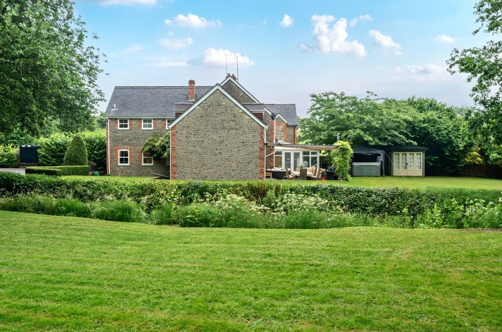 Property photo 1 of 21 Picture No. 31