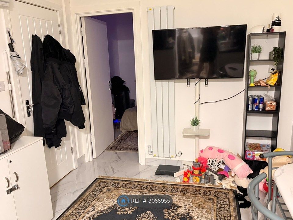 Property photo 3 of 11