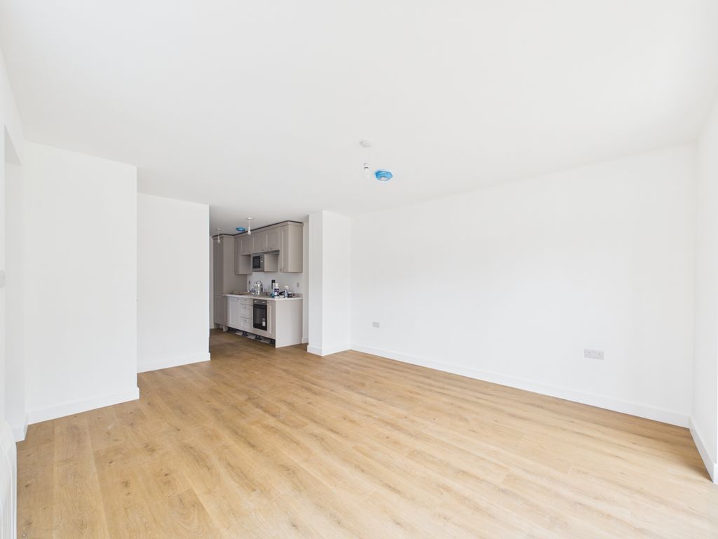 Property photo 3 of 7 Cam04693G0-Pr0127-Still004