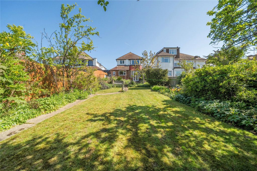 Property photo 2 of 14 Picture No. 21
