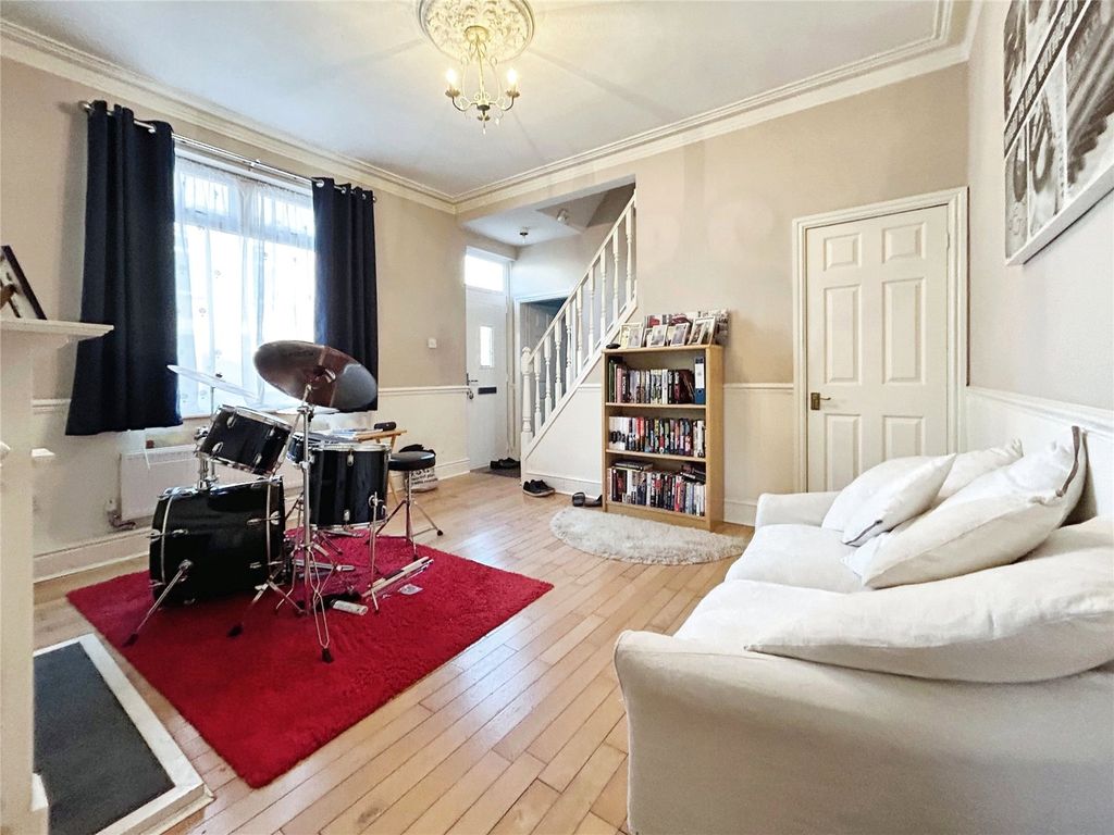 Property photo 3 of 10 Living Room